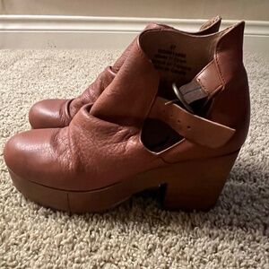 Free People Tan Leather Platform Mules